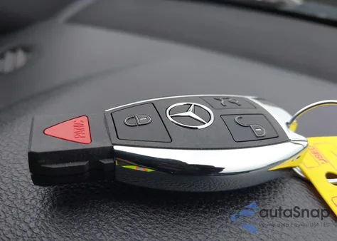 2013 Mercedes-Benz E 350 z USA, uszkodzony, nr VIN WDDHF5KB4DA673053